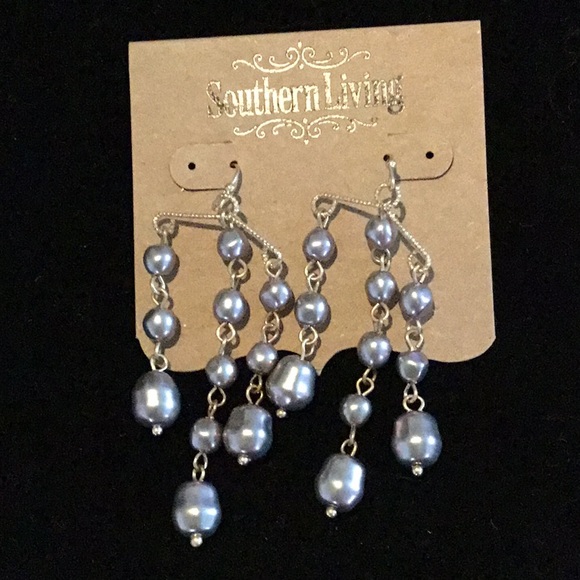 Southern Living Pearl Shaky Necklace & Earring Set - Picture 3 of 5